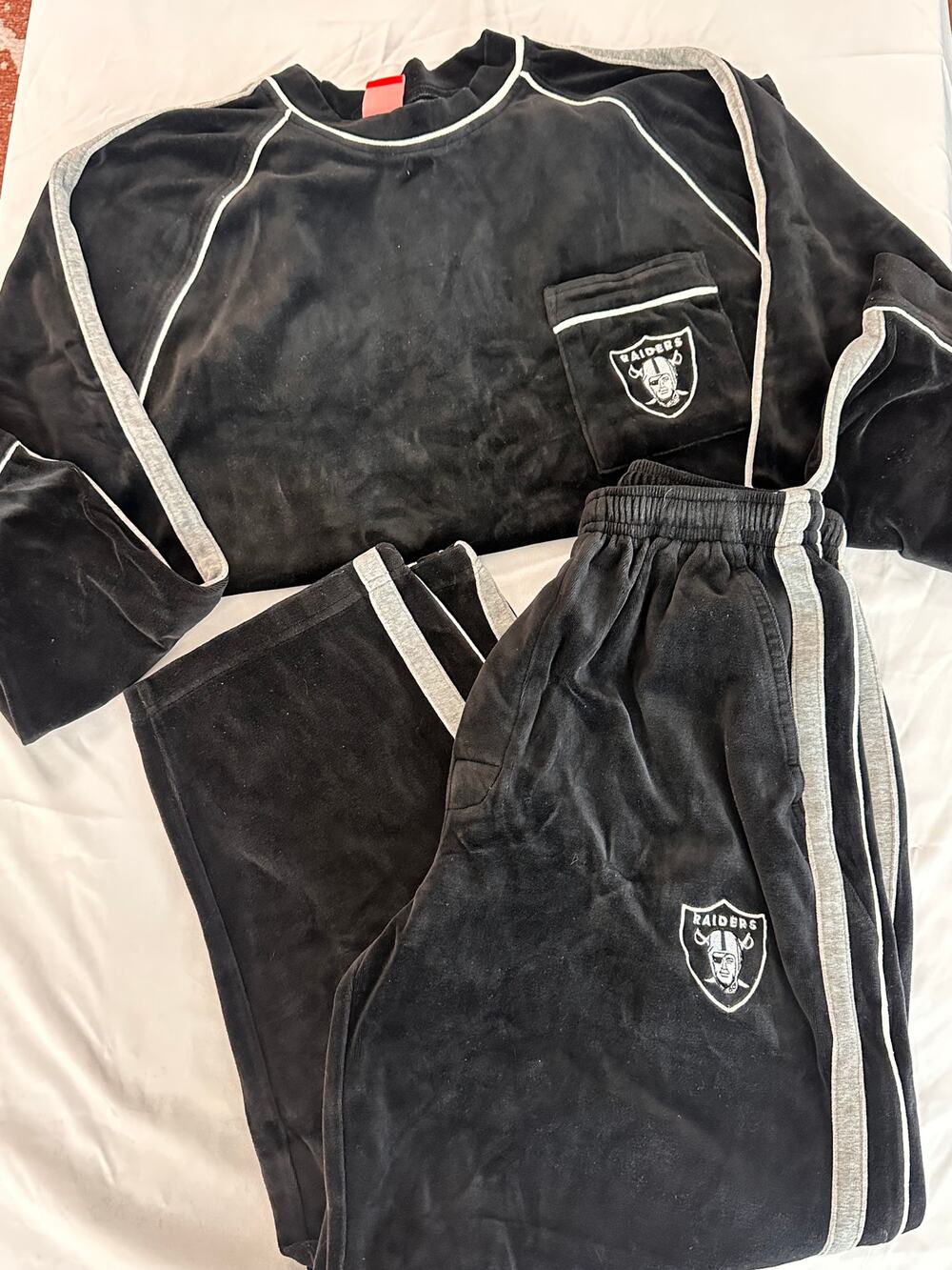 NFL Raiders Velour 2 Piece Lounge Set Size L Black Gray Embroidered Never Worn